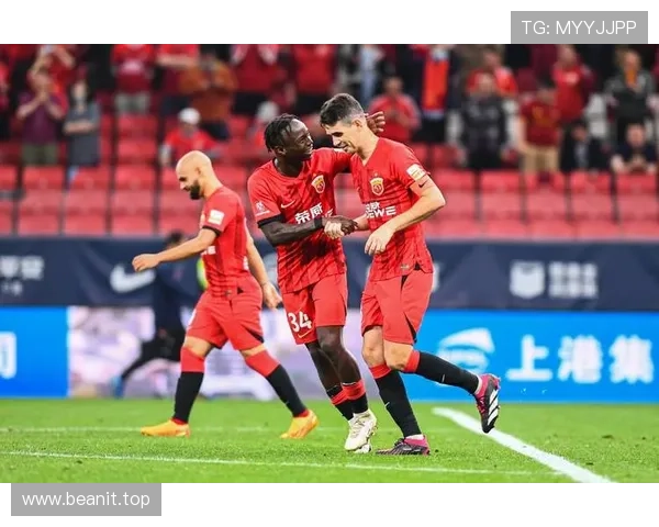 足球世界新格局：从青训到职业联赛，全面解析全球足球发展趋势与挑战